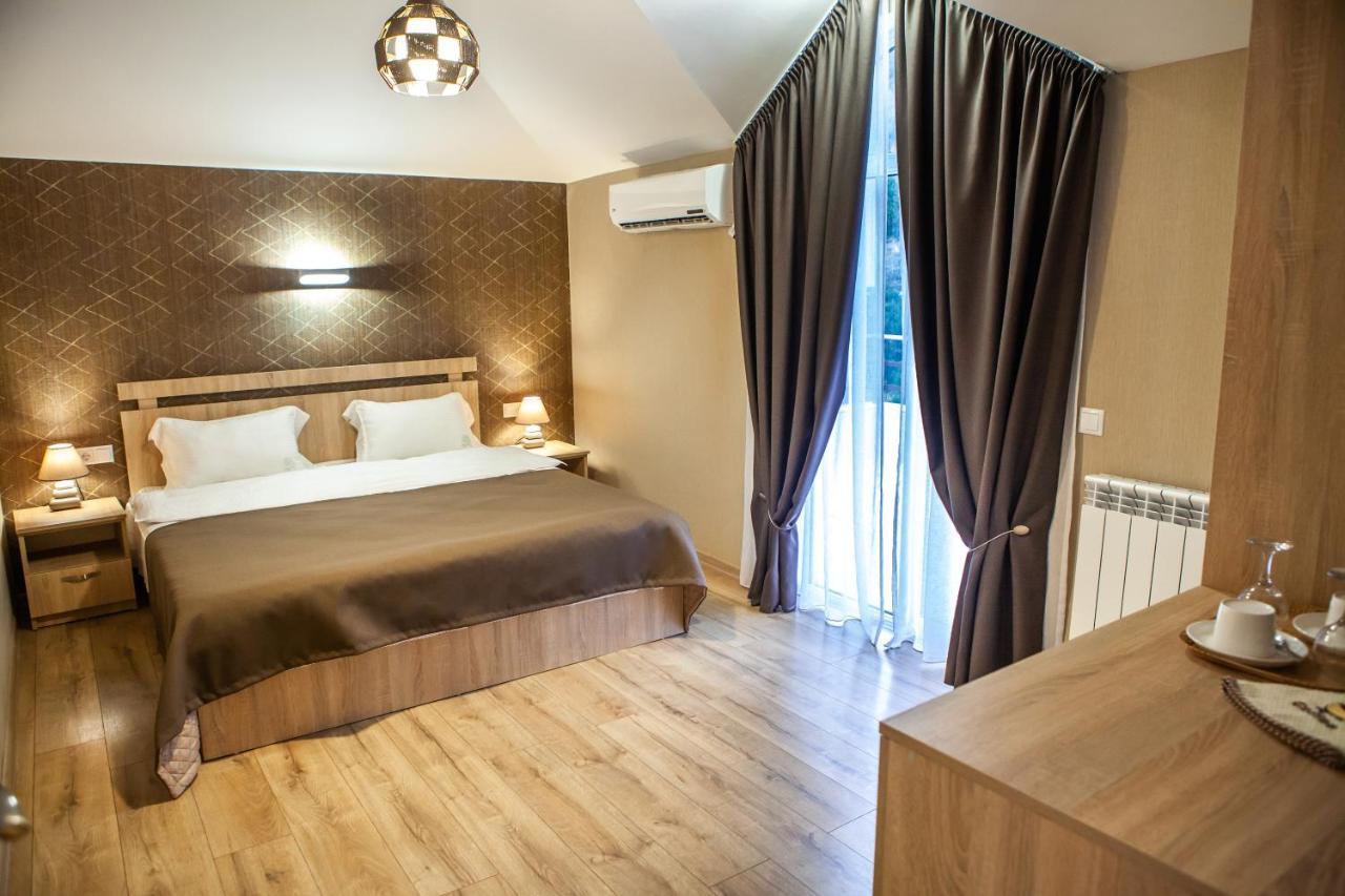 Wine Castle Hotel Tbilisi Buitenkant foto